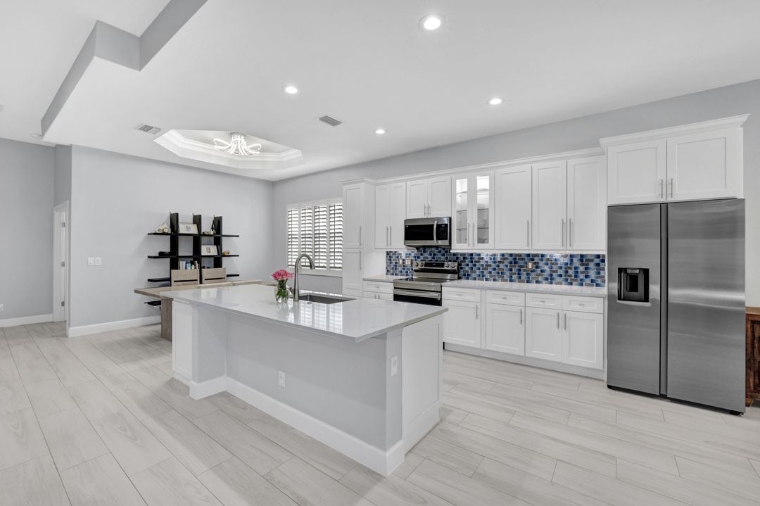 16143 Parque Ln, Naples, FL 34110