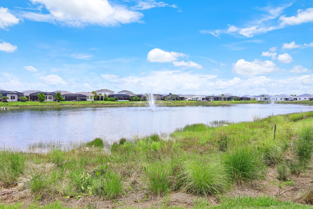 9004 Mayreau Way, Naples, FL