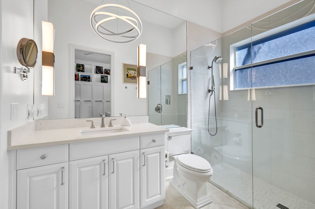 5746 Hammock Isles Dr, Naples, FL 34119