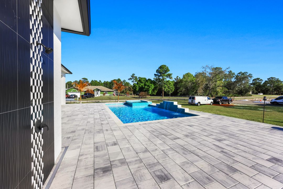 1104 E 6th St, Lehigh Acres, FL 33972