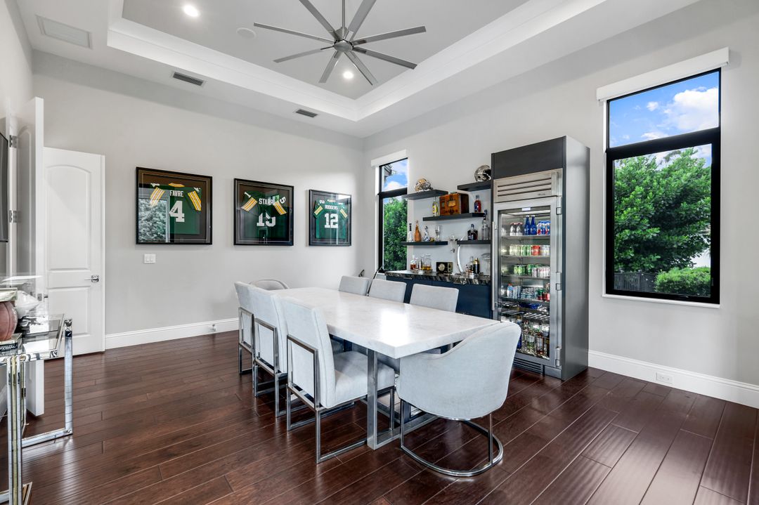 5861 Napa Woods Way, Naples, FL 34116