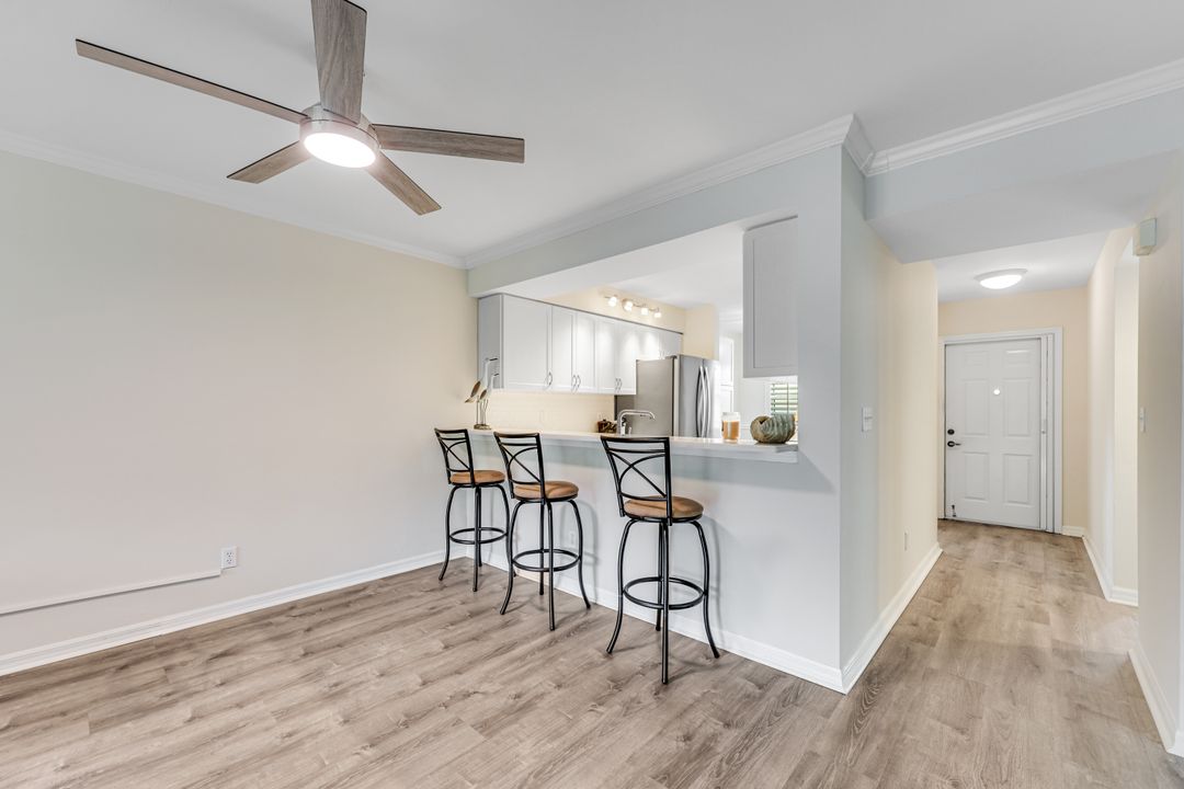 225 Robin Hood Cir #101, Naples, FL 34104