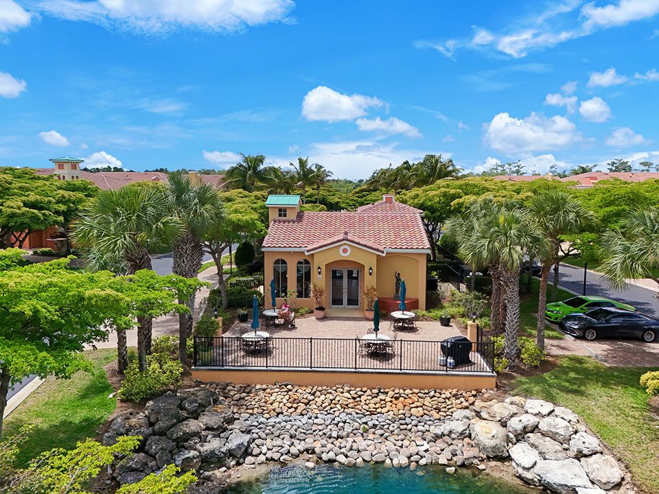 8721 Piazza Del Lago Cir #205, Estero, FL 33928