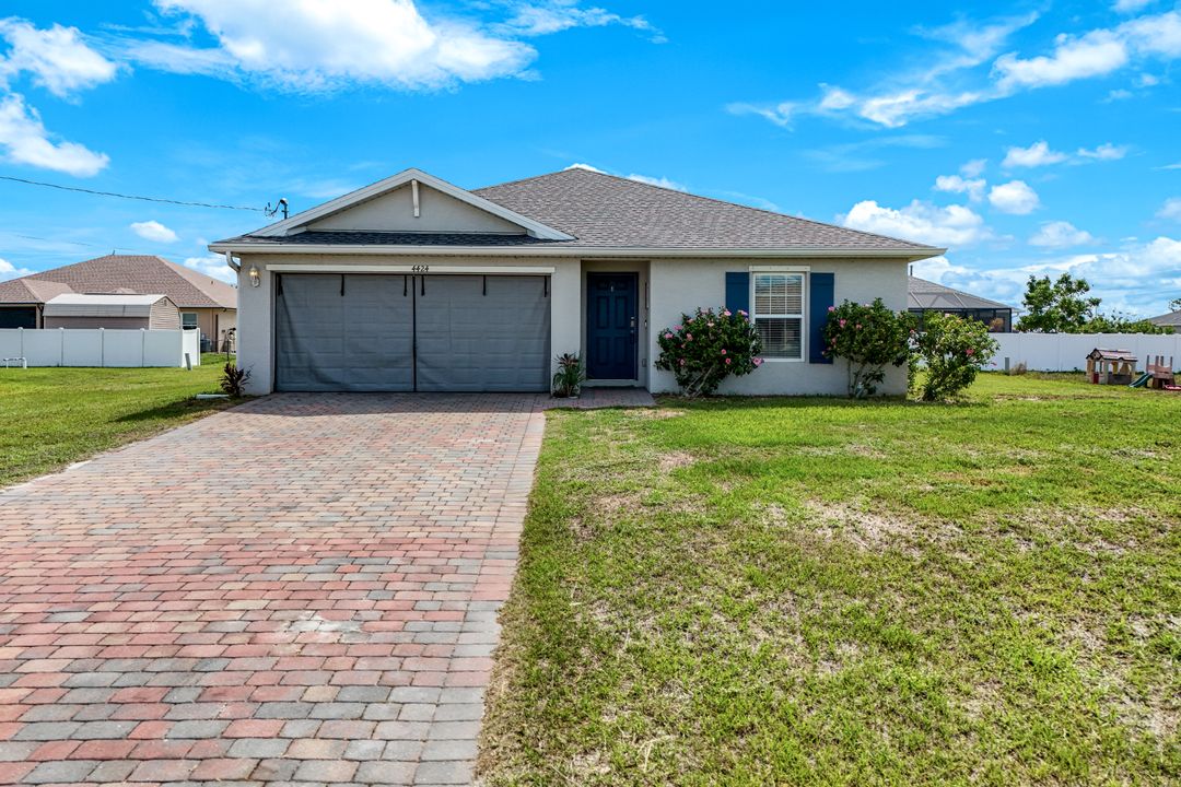 4424 NE 10th Ct, Cape Coral, FL 33909