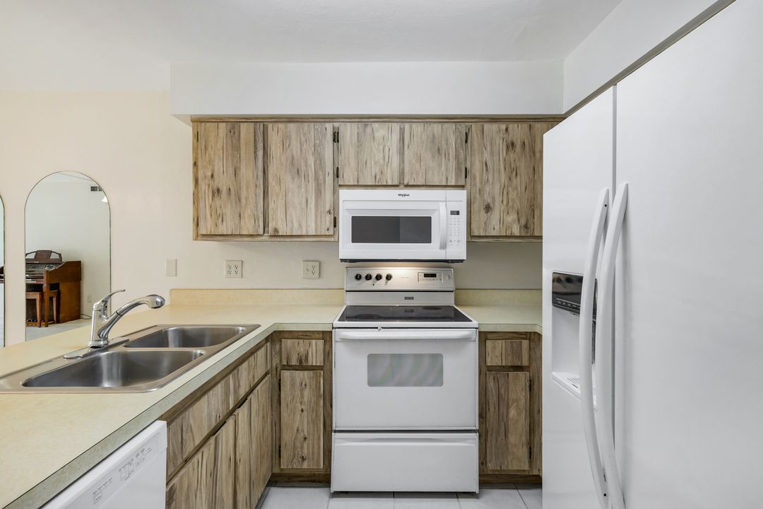 1100 Pondella Rd  #906, Cape Coral, FL 33909