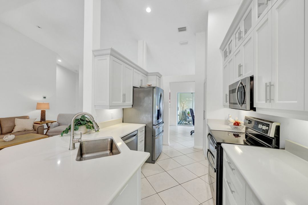 5600 Northboro Dr #201, Naples, FL 34110