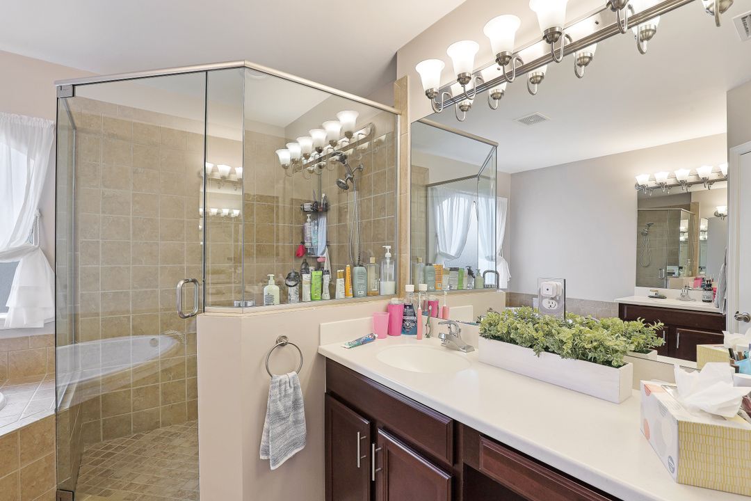 8598 Sumner Ave, Fort Myers, FL 33908