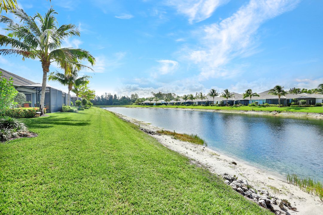 2319 Marquesa Cir, Naples, FL 34112