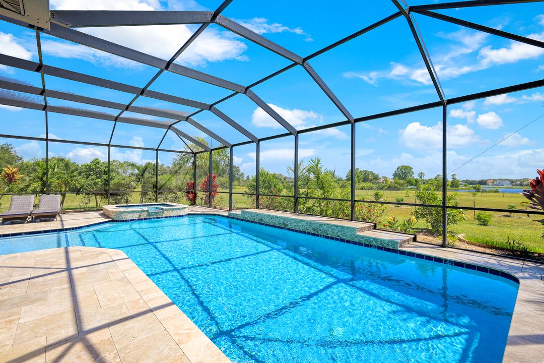 18015 Coyote Creek Ct, Parrish, FL 34219