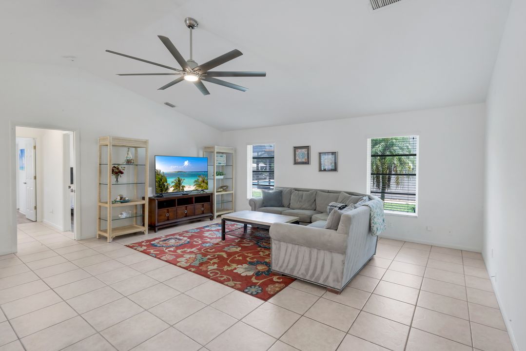 2526 SE 19th Pl, Cape Coral, FL 33904
