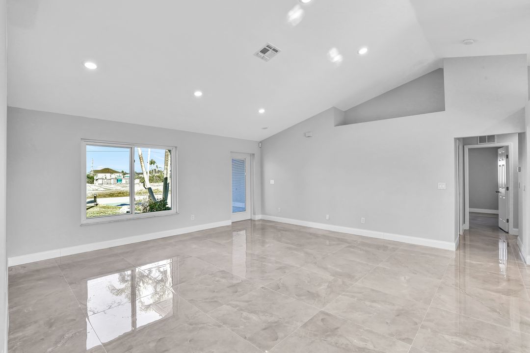 1509 NW 33rd Pl, Cape Coral, FL 33993