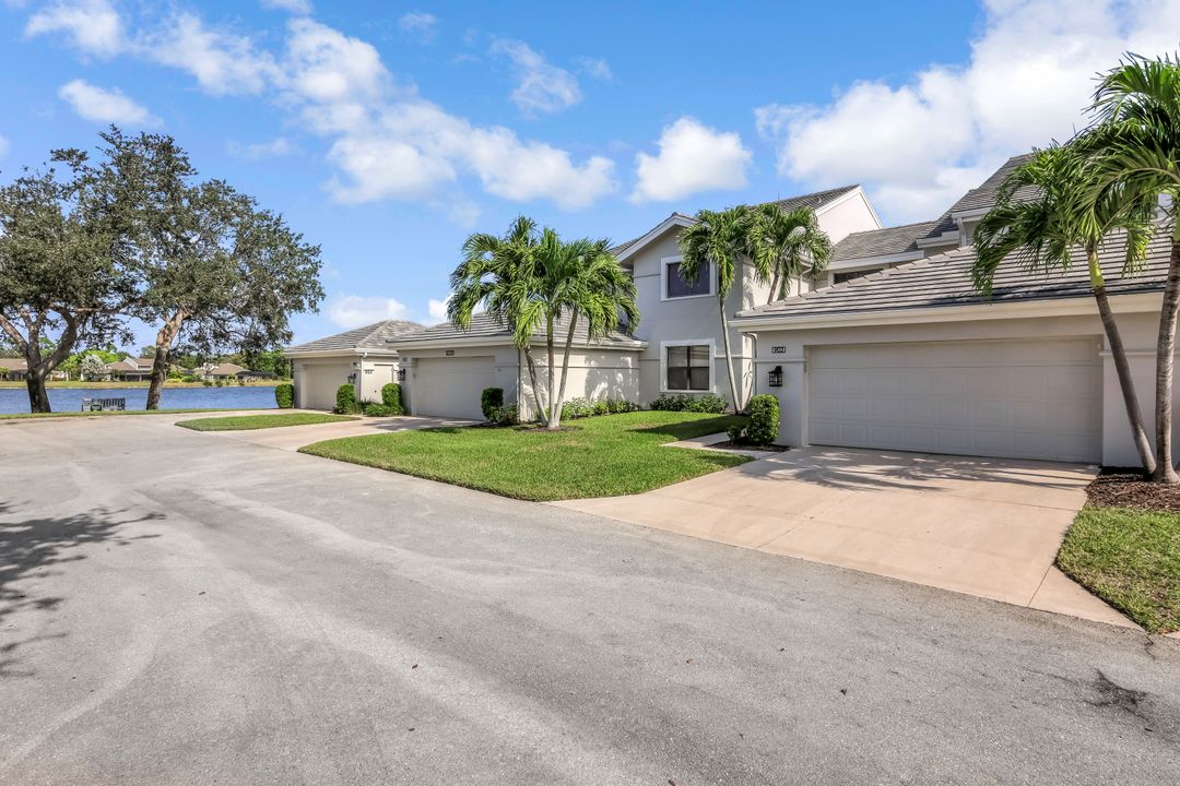 16281 Fairway Woods Dr #902, Fort Myers, FL 33908