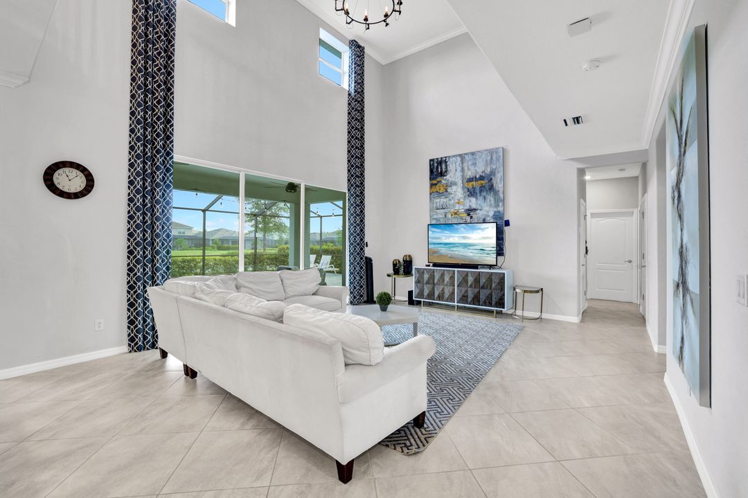 2369 Tangerine Ln, Naples, FL 34120
