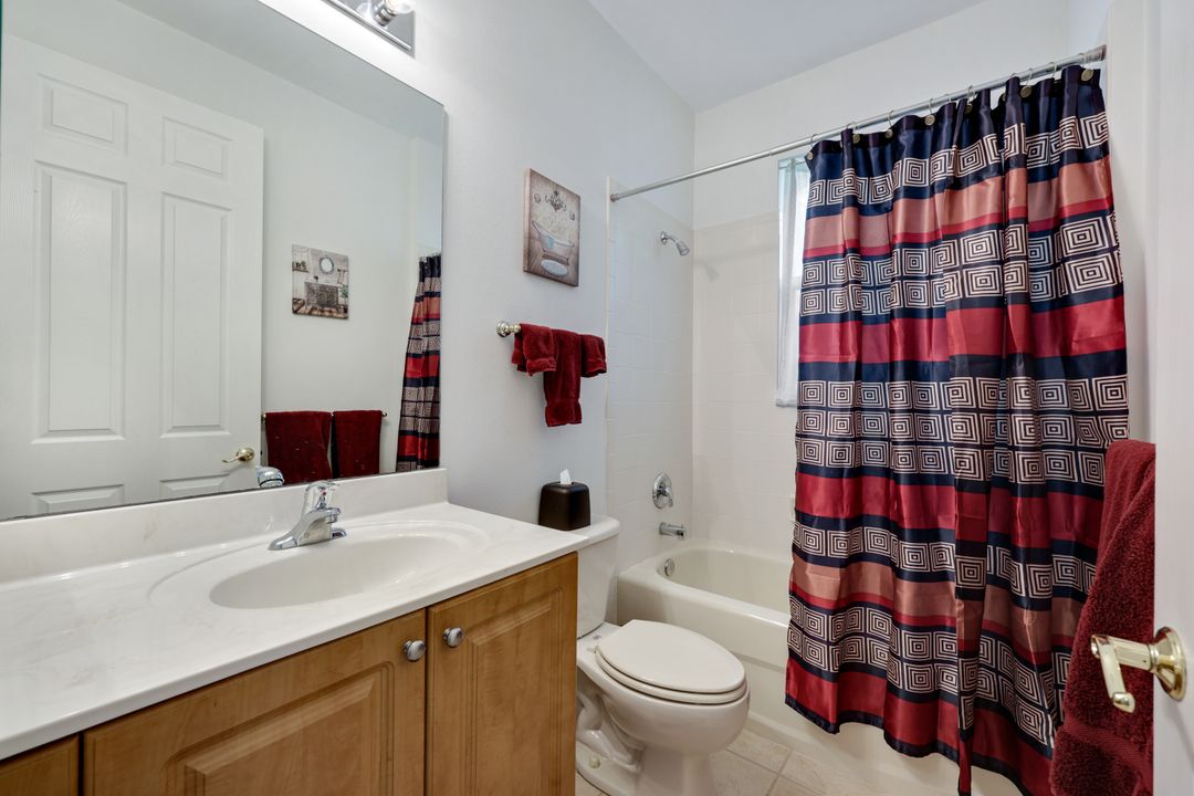 20552 Foxworth Cir, Estero, FL 33928