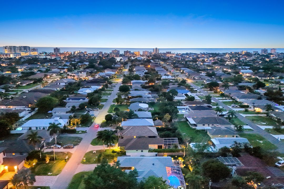 661 97th Ave N, Naples, FL 34108