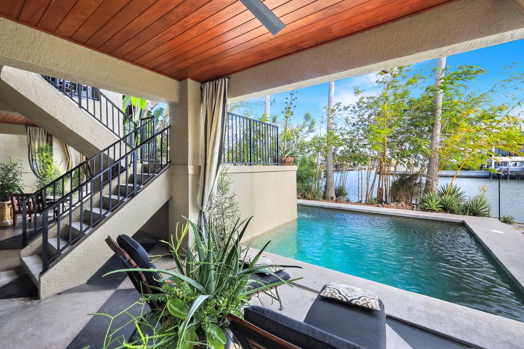 290 Channel Dr, Naples, FL 34108