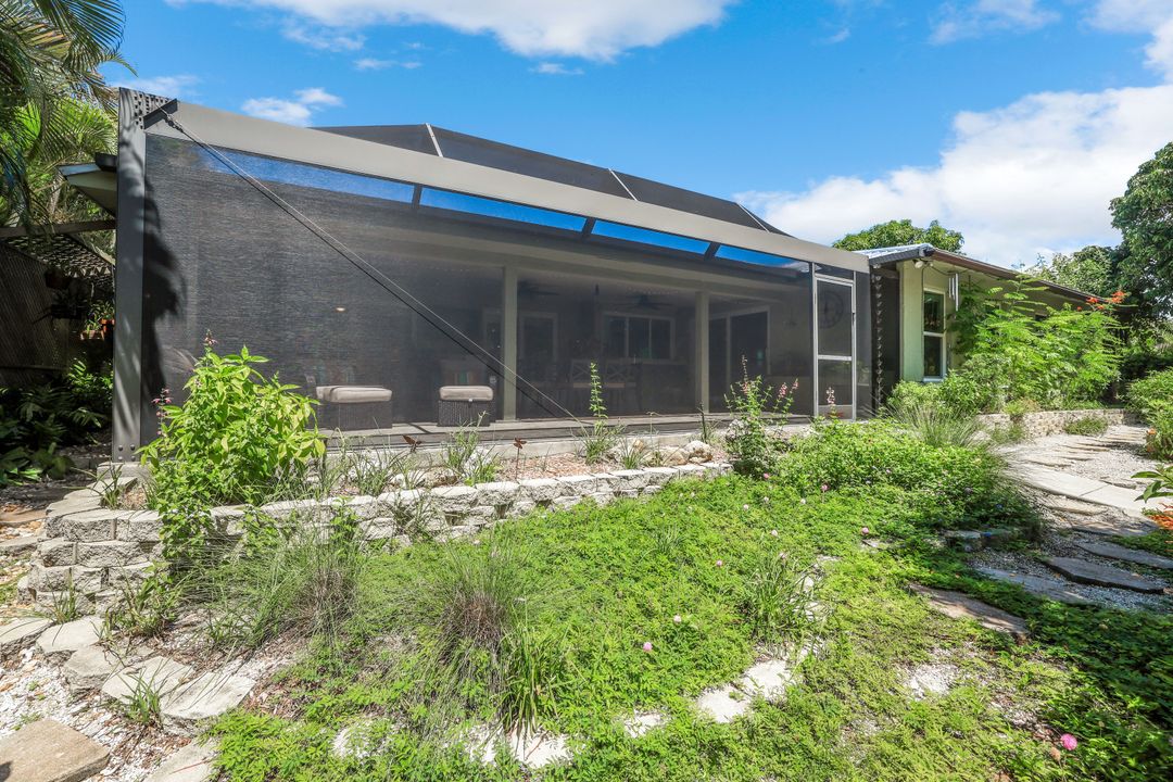 401 Panay Ave, Naples, FL 34113
