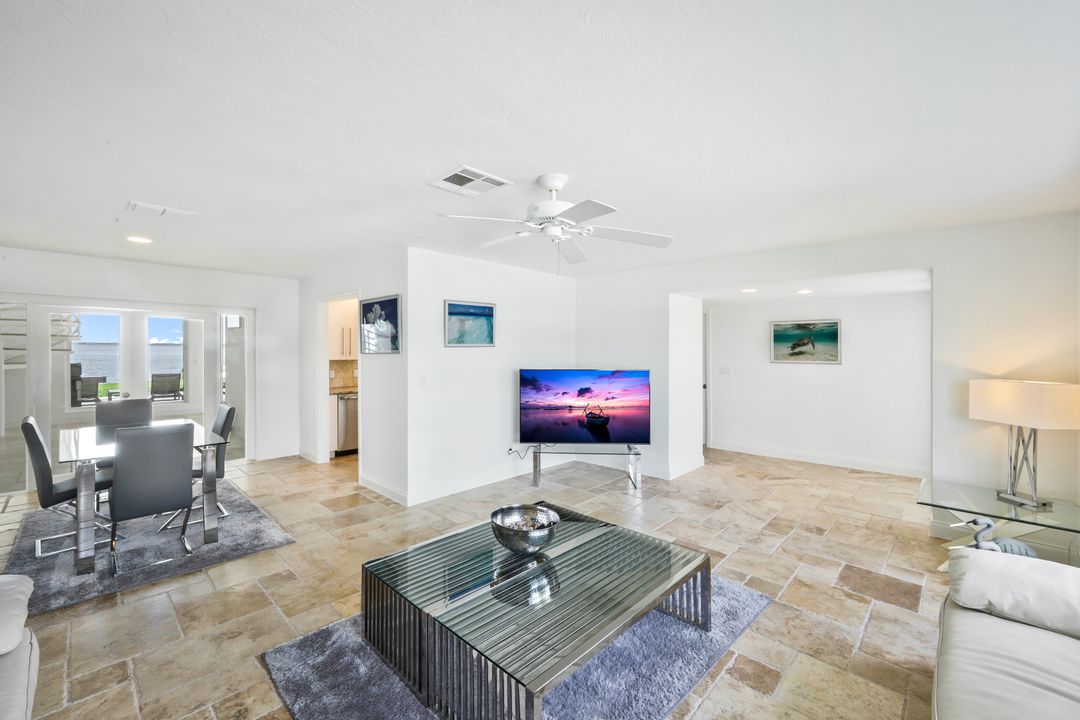 2302 SE 28th St, Cape Coral, FL 33904