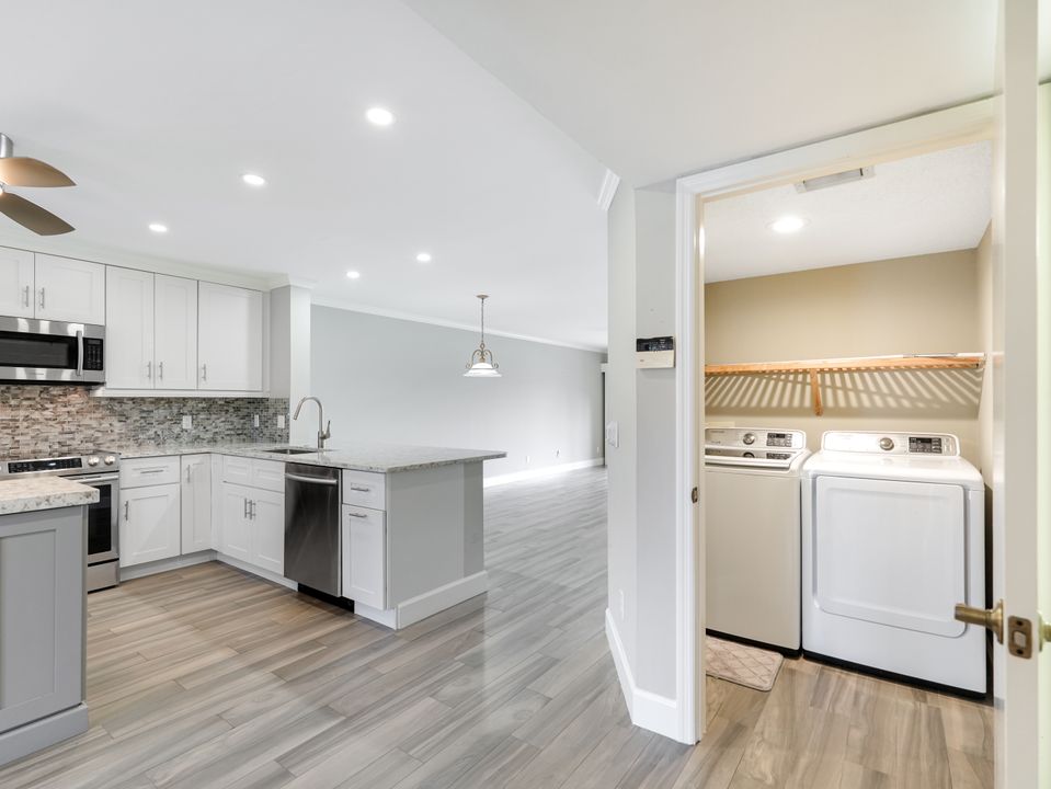 7706 Jewel Ln, Naples, FL 34109