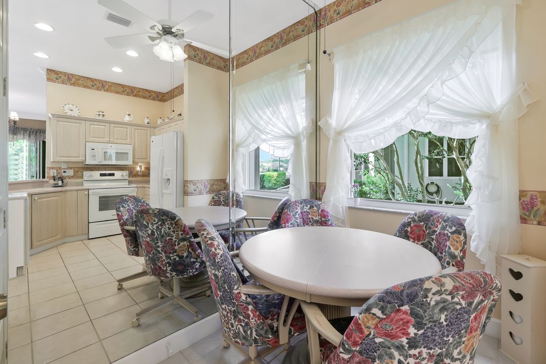 5852 Northridge Dr, Naples, FL 34110