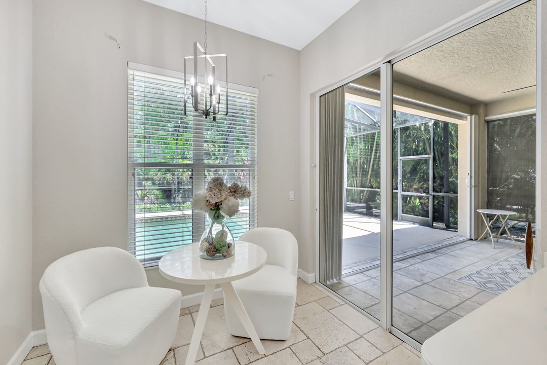 6119 Manchester Pl, Naples, FL 34110