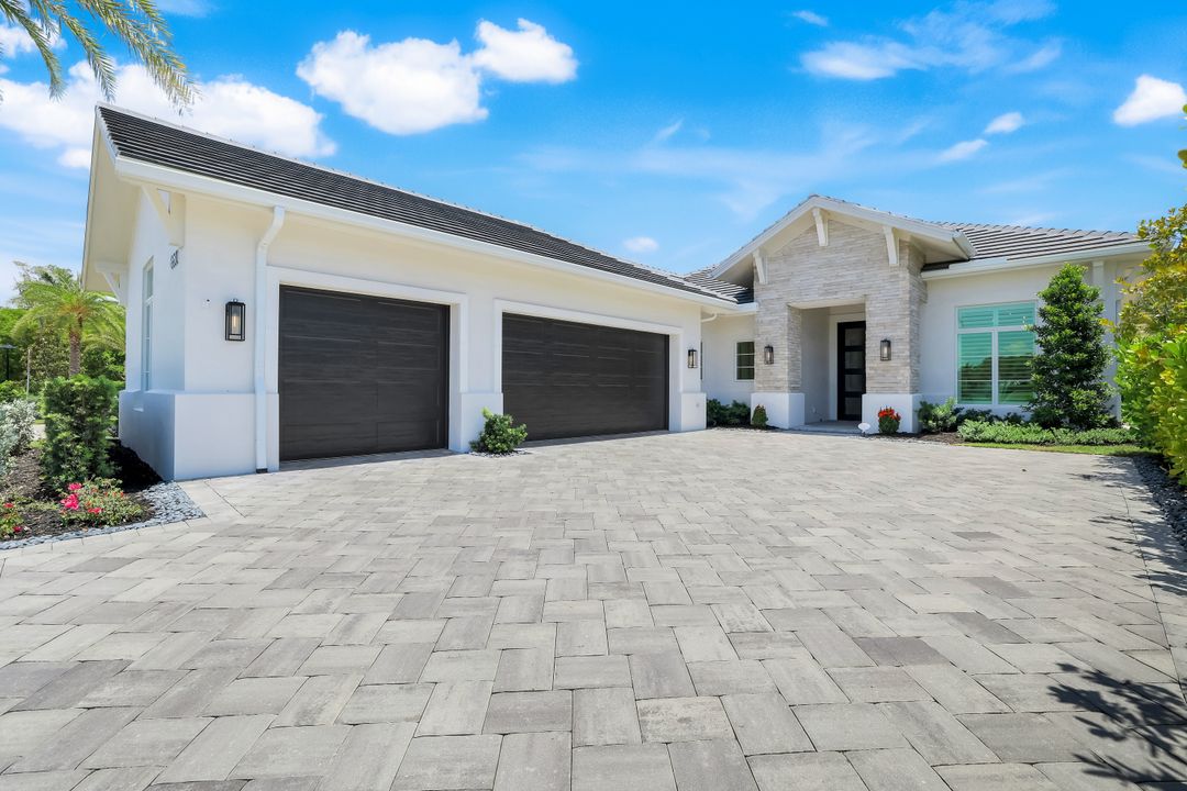 6630 Palisades Ave, Naples, FL 34109