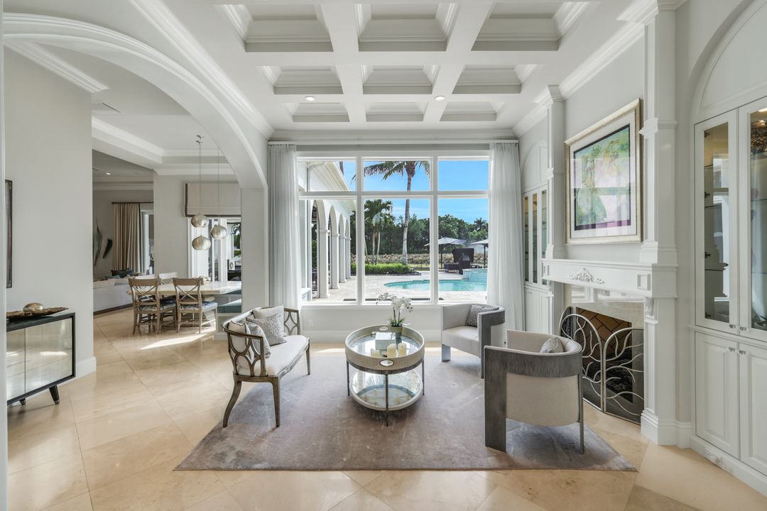 2885 Escada Ct, Naples, FL 34109