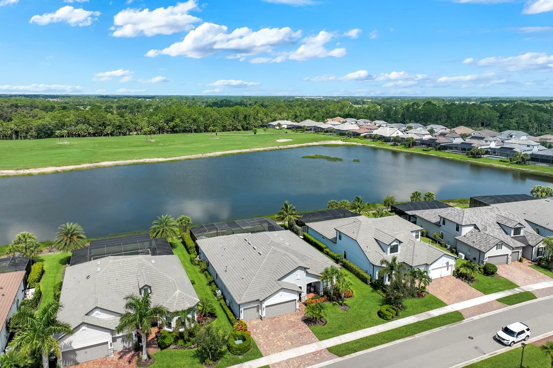 9577 Everglades Dr, Naples, FL 34120