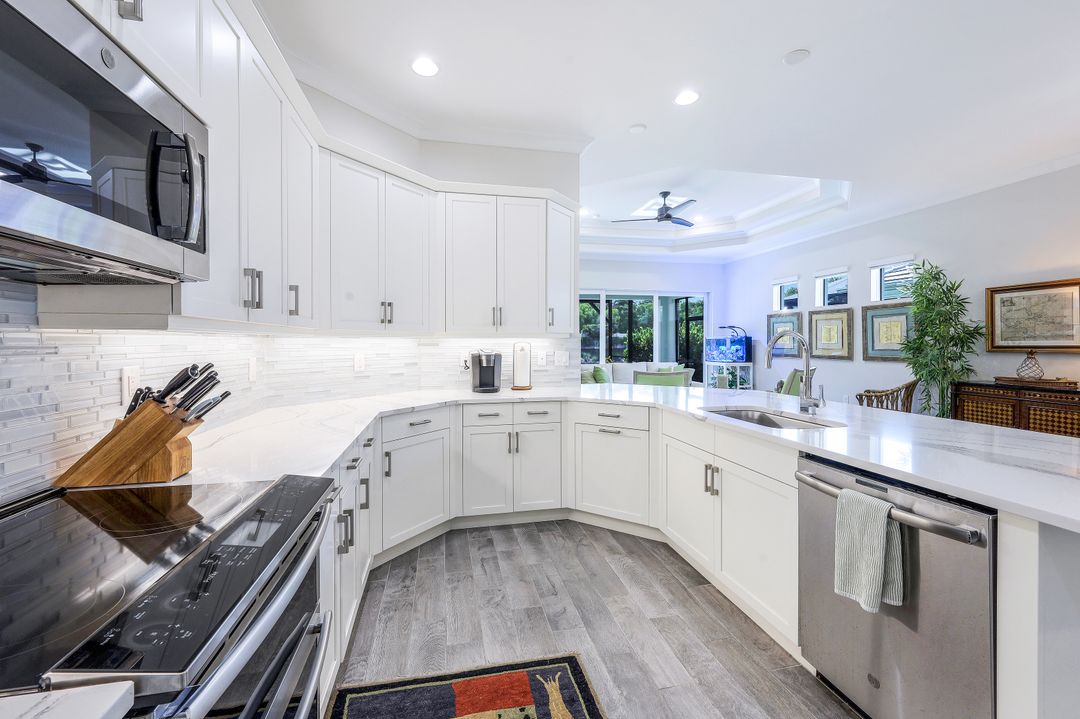 5879 Haiti Dr, Naples, FL 34112