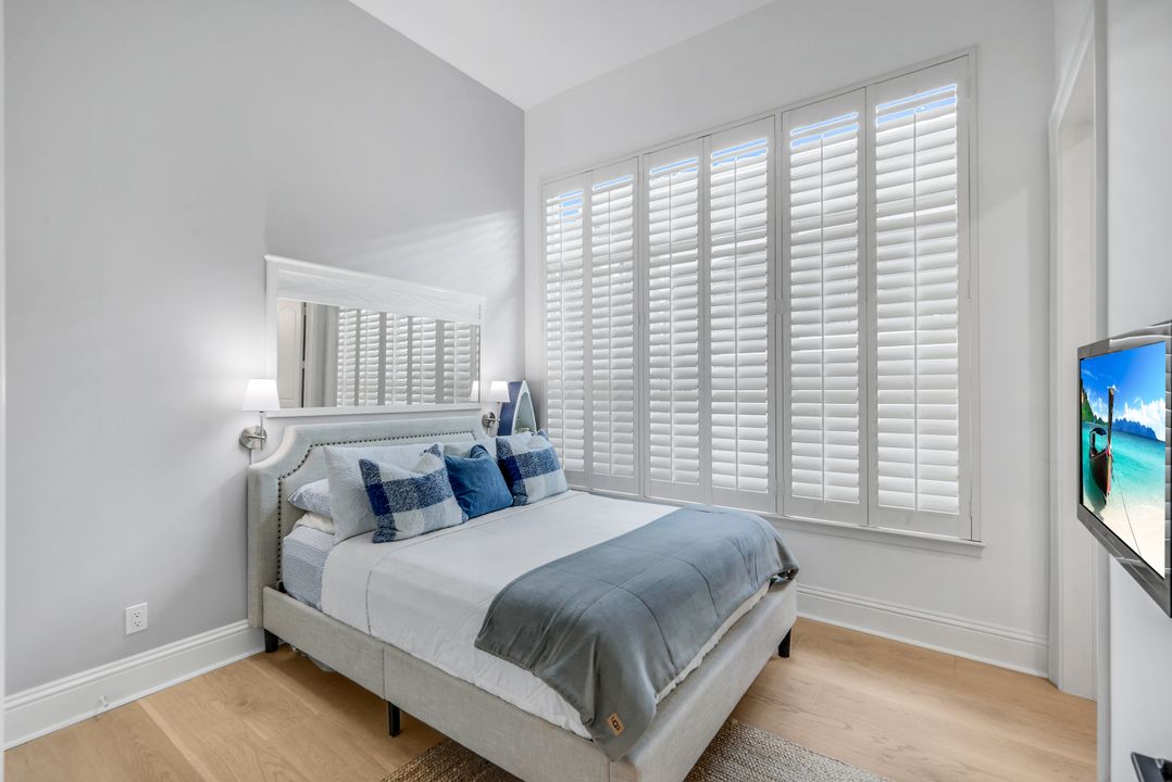 7395 Monteverde Way, Naples, FL 34119