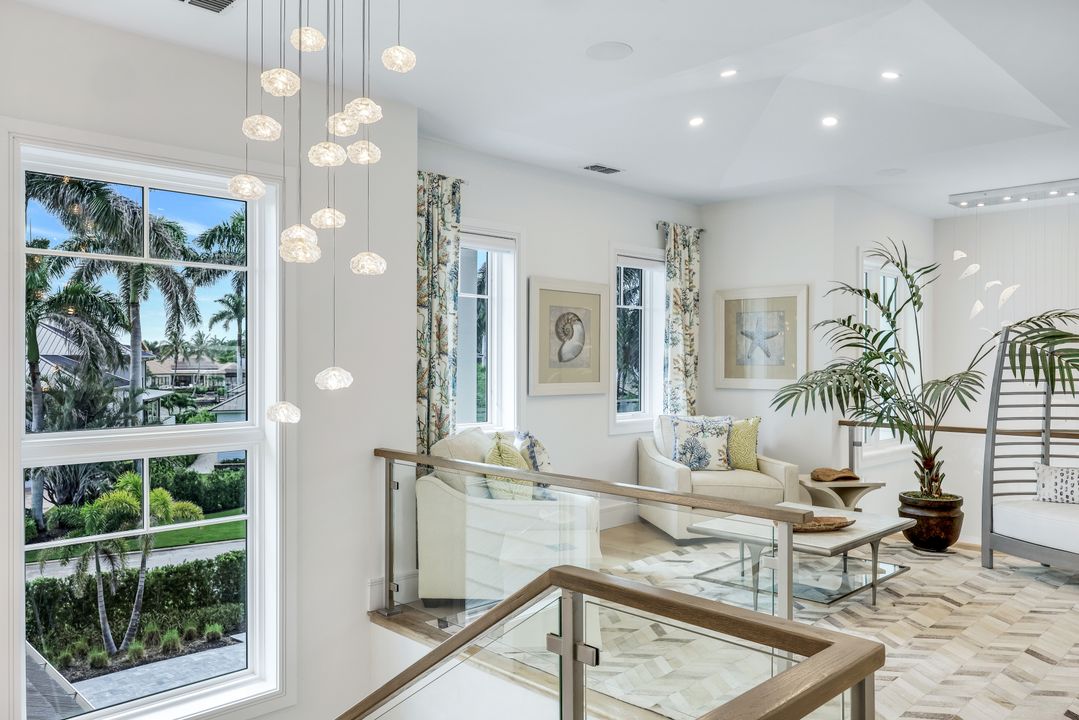 309 Neapolitan Way, Naples, FL 34103