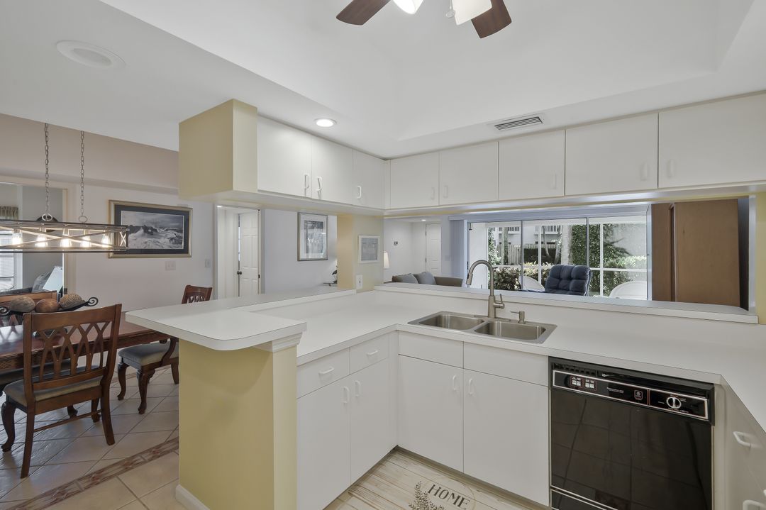 4121 Lake Forest Dr #711, Bonita Springs, FL 34134