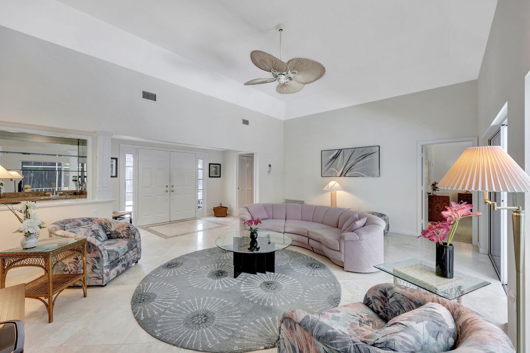 5929 Chanteclair Dr #8, Naples, FL 34108