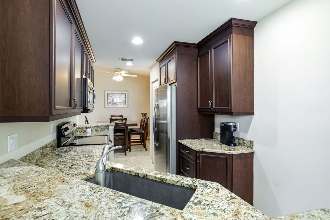 2033 Crestview Way #104, Naples, FL 34119