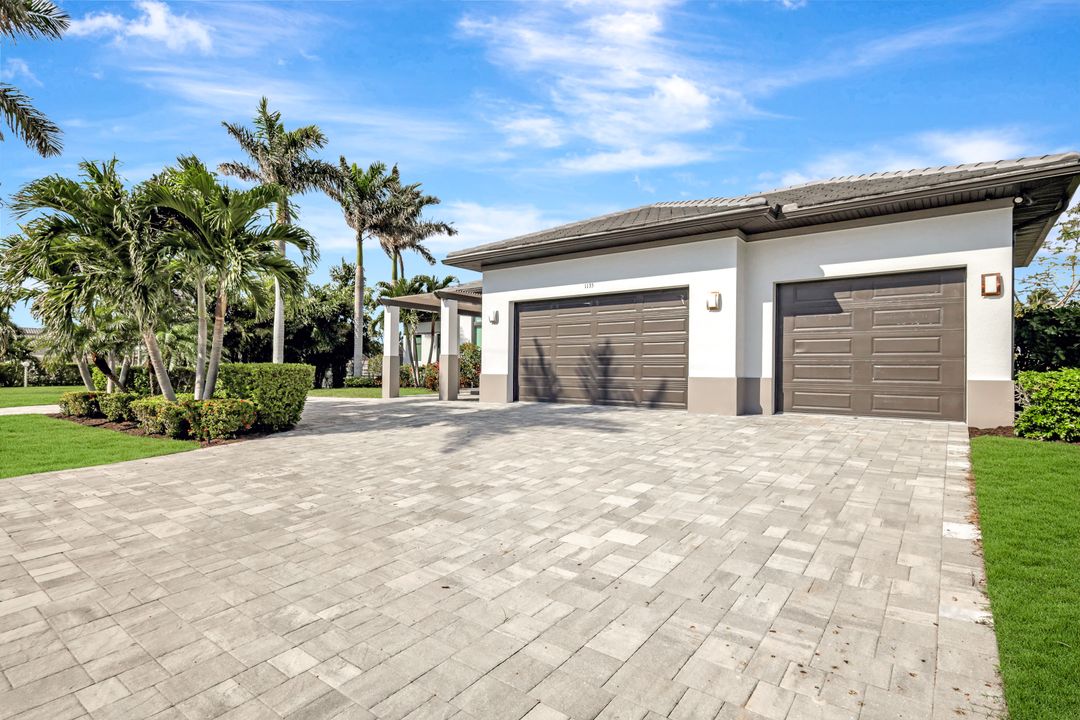 1135 Lorraine Ct, Cape Coral, FL 33904