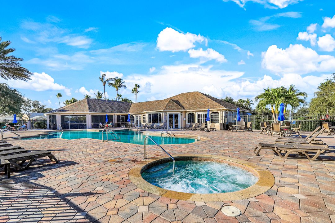 8199 Ibis Cove Cir, Naples, FL 34119