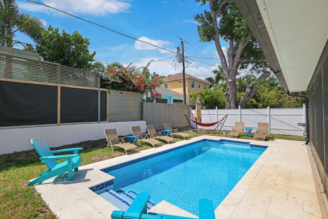 522 94th Ave N, Naples, FL 34108