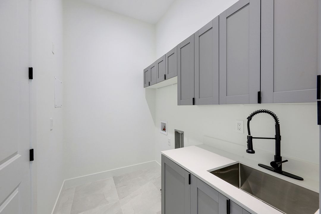 4616 SW 22nd Pl, Cape Coral, FL 33914