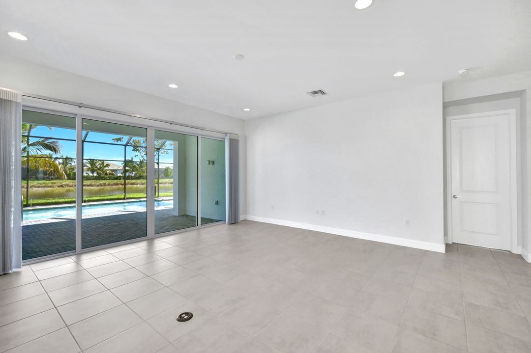 12261 Windamere Trl, Naples, FL 34120