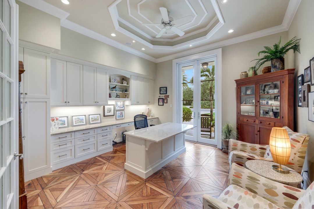 3150 Dahlia Way, Naples, FL 34105