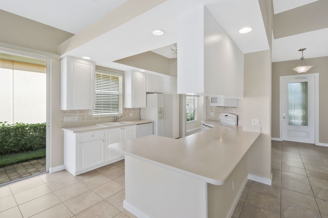 28348 Nautica Ln, Bonita Springs, FL 34135