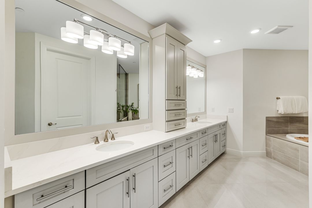 16347 Viansa Wy #202, Naples, FL 34110