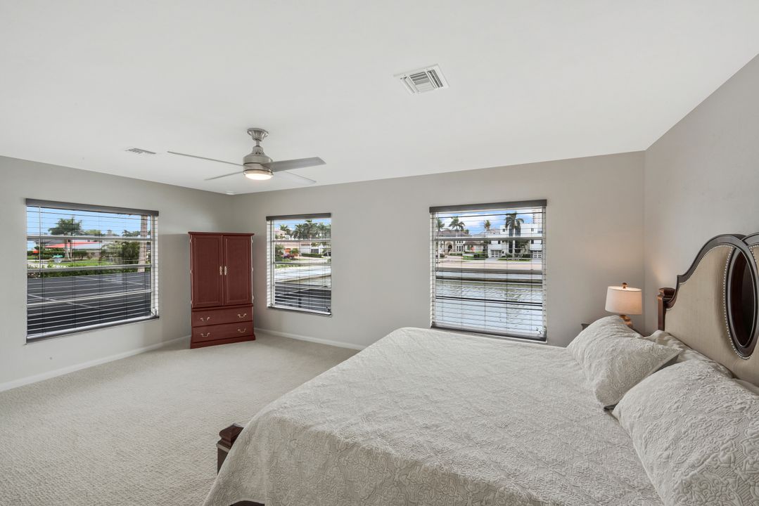 480 Oak Ave, Naples, FL 34108