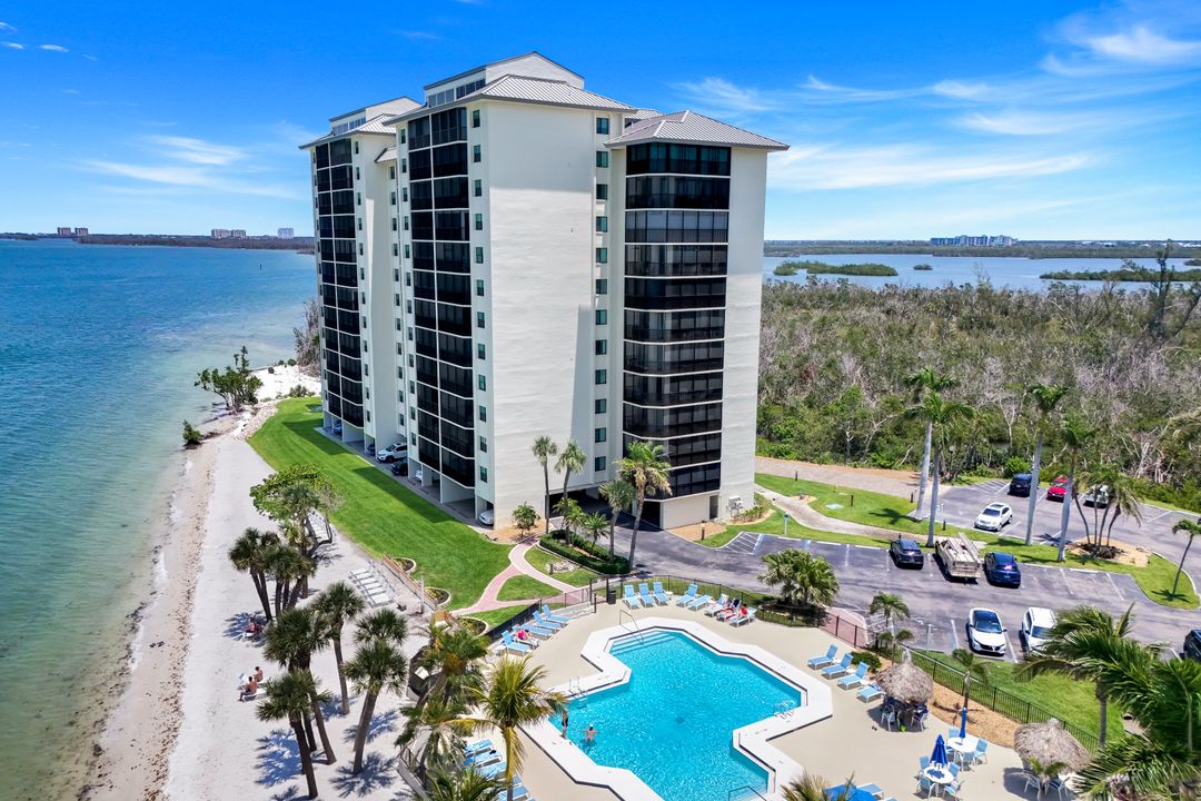 17080 Harbour Pointe Dr #12B, Fort Myers, FL 33908