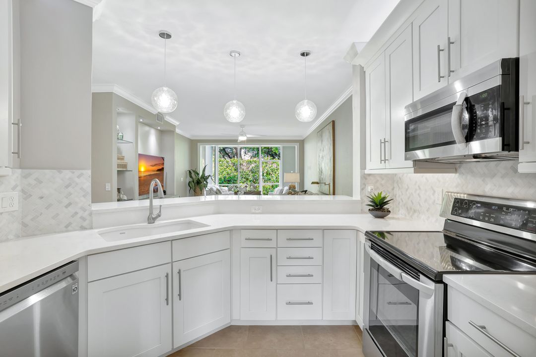7087 Barrington Cir #101, Pelican Bay, FL 34108