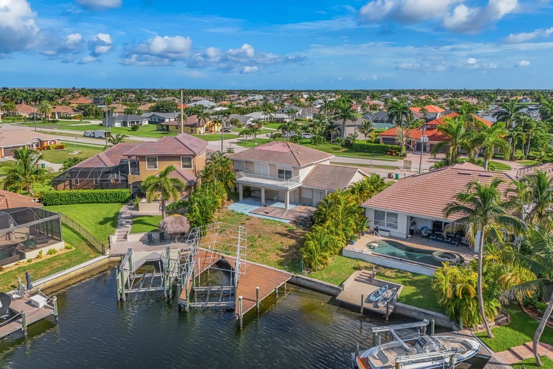 2502 Cape Coral Pkwy W, Cape Coral, FL 33914