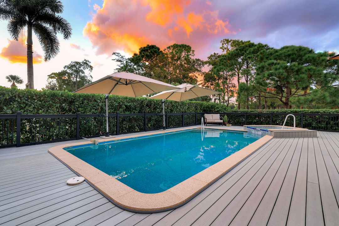 28 Golf Cottage Dr, Naples, FL 34105