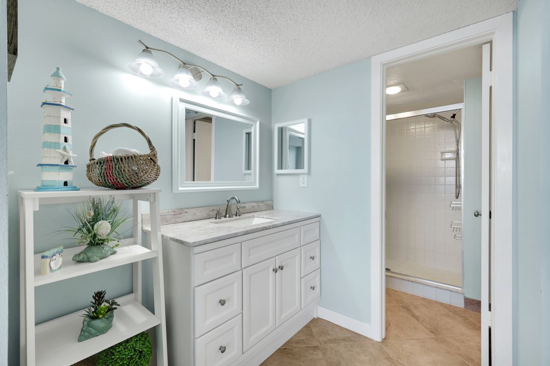 4223 Bay Beach Ln  #2D, Fort Myers Beach, FL 33931