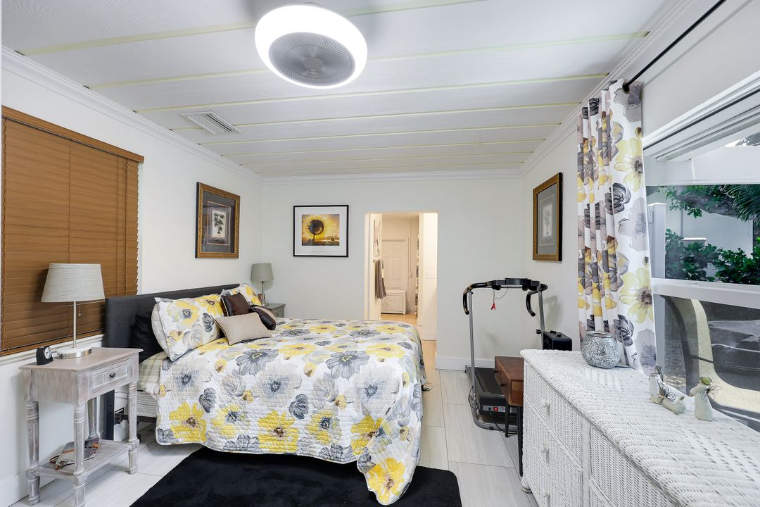 130 Greenbrier St, Marco Island, FL 34145