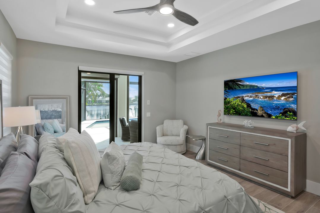 1812 Lagoon Ln, Cape Coral, FL 33914